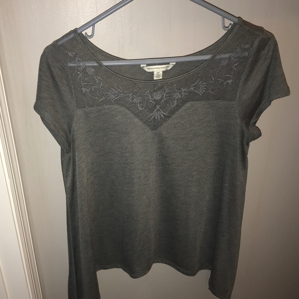 gray American Eagle top